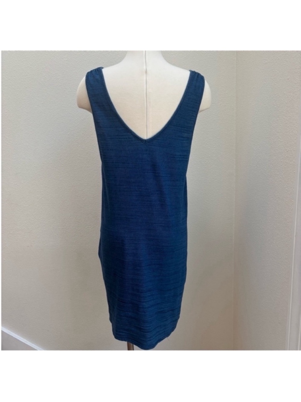 Faherty Mini Shift Dress Sleeveless Tank V Neck Cotton Indigo Blue Size Medium - Picture 9 of 11